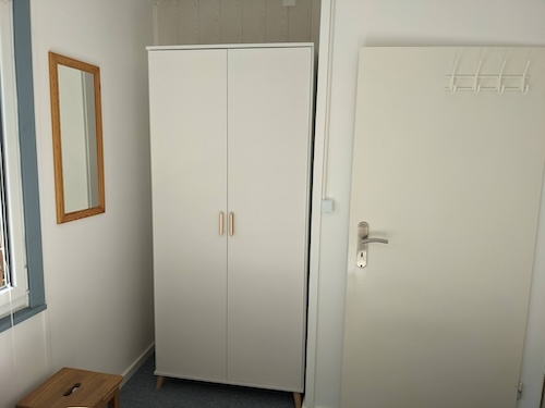 Schlafzimmer 1 Schrank